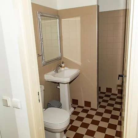 Embassy * 카우나스